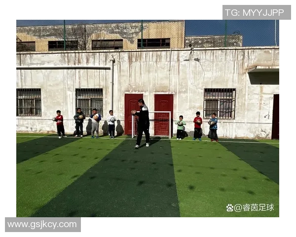 传承足球精神培养幼儿运动兴趣与团队合作能力